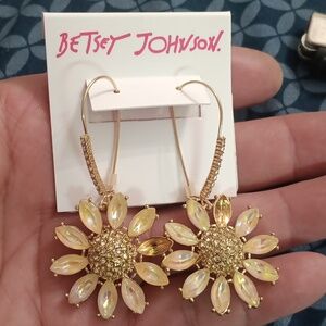 Betsey Johnson Gold and Cream Flower Earrings